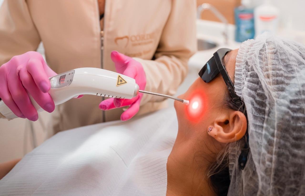 Laserterapia em atendimento odontológico